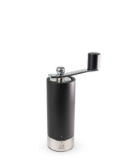 Peugeot The Isen pepper mill is a model of elegance. With the delicate curve of its handle and the precision of its grind adjustment, this will be the ideal companion for all your best cooking creations or moments of taste at the table. Isen