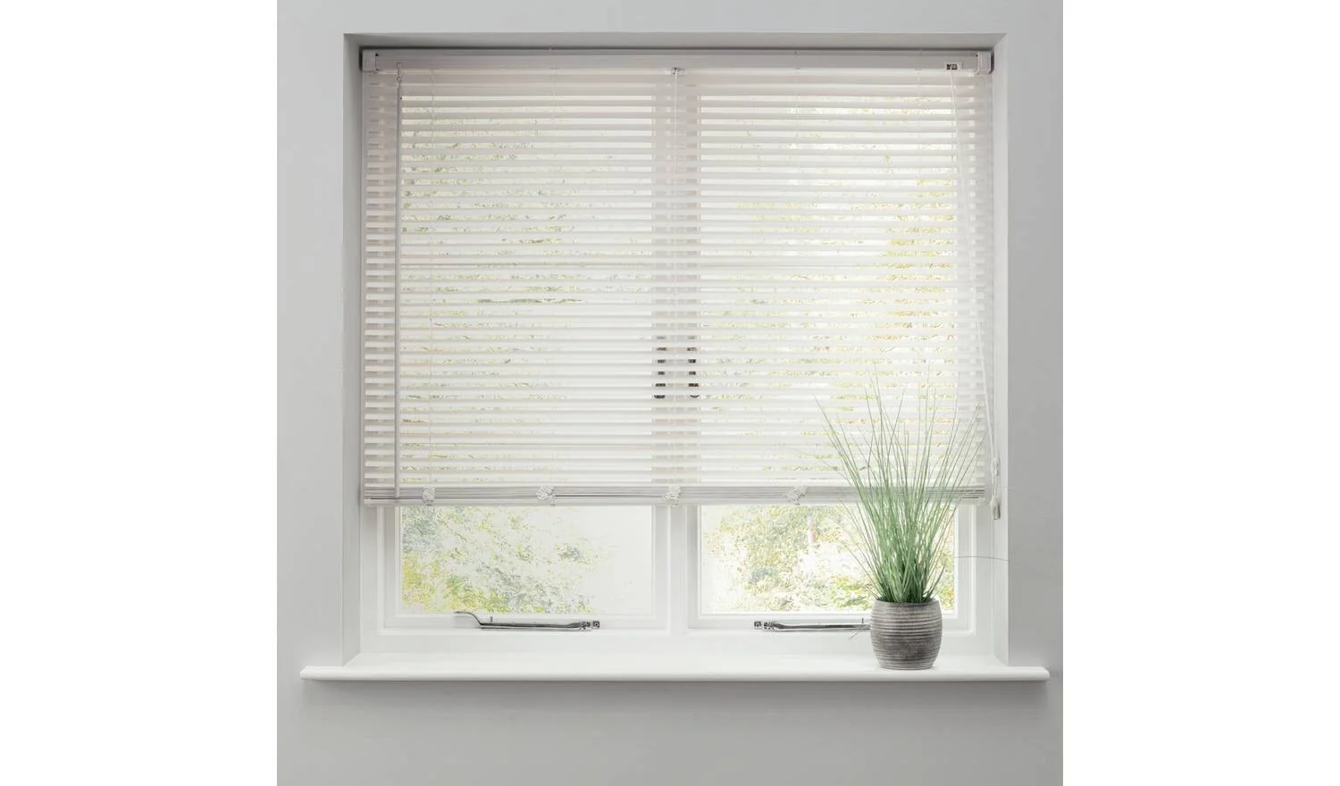 Argos 25mm PVC Venetian Blind White 60x160cm Light Filter Blinds