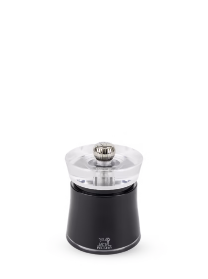 Do you like trendy colour combinations? If so, the Peugeot Bali pepper mills are made for you! In a stylish and elegant black version it goes perfectly with the pastel colours of the salt mills of the collection. Bali