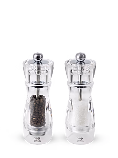 Peugeot The Vittel 23 cm manual pepper mill has a pure and slender profile. Chrome accents enhance the transparency of the mill. Vittel