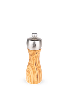 Peugeot The silhouette of the Fidji 15 cm manual pepper mill consists of a black wooden body and a stainless steel head for a very elegant and feminine combination. Fidji