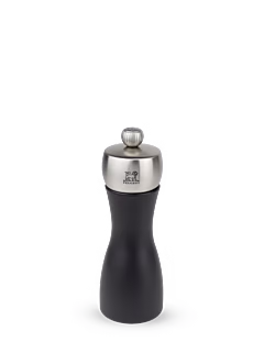 Refined and elegant, the Peugeot Fidji pepper mill offers a perfectly balanced combination of warm olive wood and cool stainless steel. It will bring plenty of joy to those who appreciate the beauty and strength that nature can bring to enhance their everyday living. Fidji