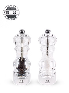 Peugeot The Nancy 12 cm salt and pepper mill duo offers complete transparency. Their acrylic bodies clearly show the spices that they hold, and stimulate the senses. Nancy